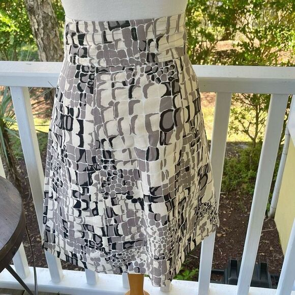 Worth Two Piece Printed Skirt Suit - Picture 6 of 6